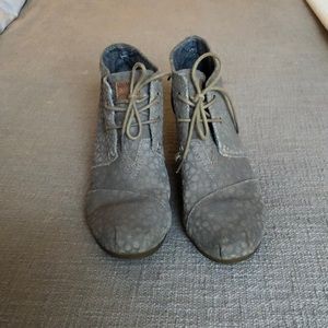 Toms Gently-Used Wedges!